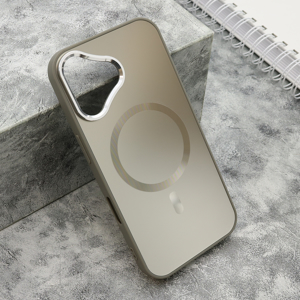 Futrola COLOR METAL MagSafe za iPhone 16 (6.1) srebrna